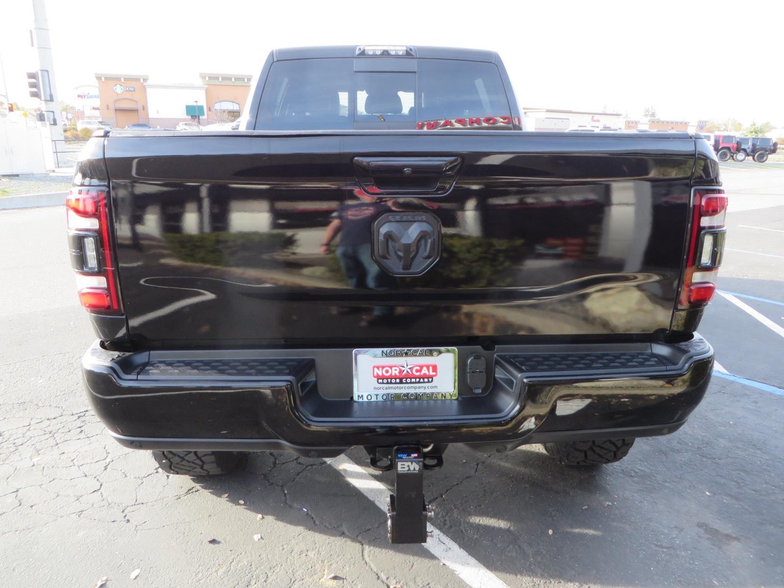 2020 BLACK /BLACK RAM 3500 Limited Mega Cab (3C63R3PLXLG) with an 6.7L I6 HO Turbo Diesel engine, Aisin 6-speed Automatic Transmission transmission, located at 2630 Grass Valley Highway, Auburn, CA, 95603, (530) 508-5100, 38.937893, -121.095482 - Photo #5